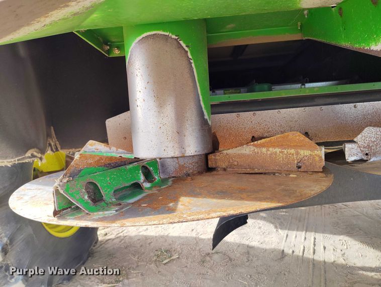 image for item DT0834 2004 John Deere 9660 STS combine