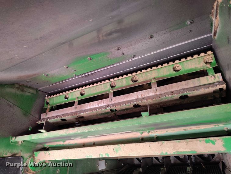 image for item DT0834 2004 John Deere 9660 STS combine