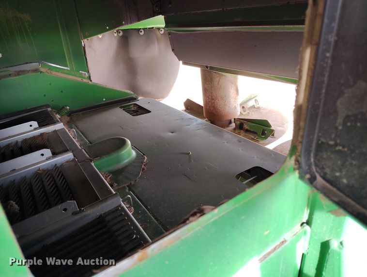 image for item DT0834 2004 John Deere 9660 STS combine