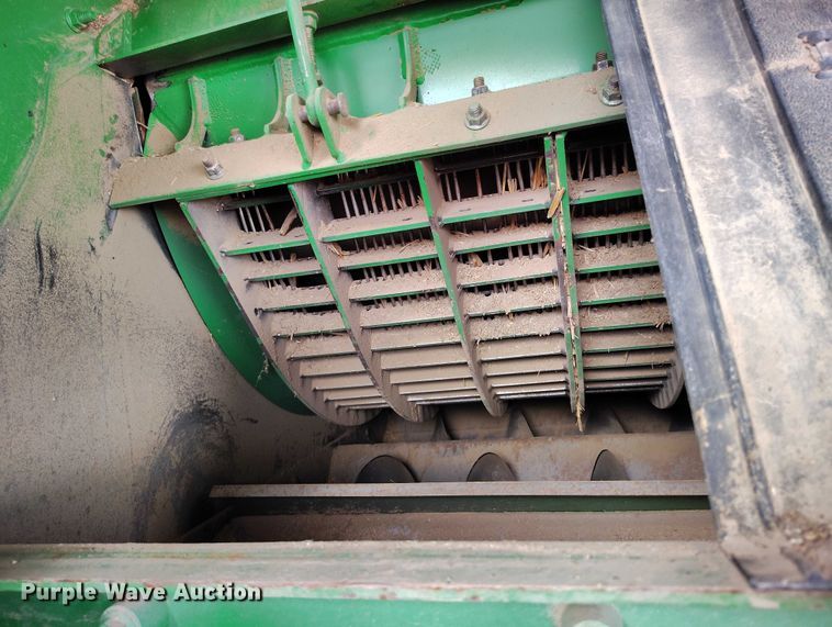 image for item DT0834 2004 John Deere 9660 STS combine