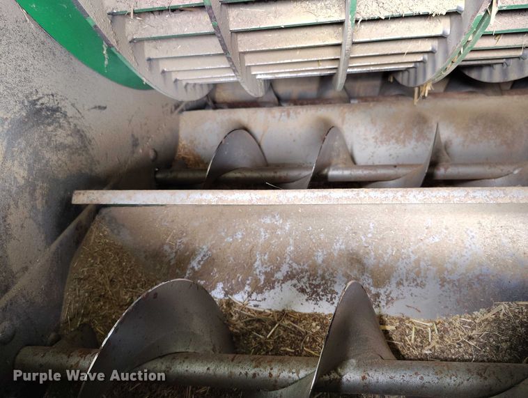 image for item DT0834 2004 John Deere 9660 STS combine