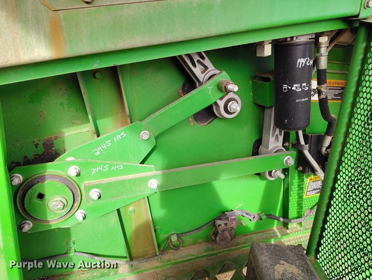 image for item DT0834 2004 John Deere 9660 STS combine