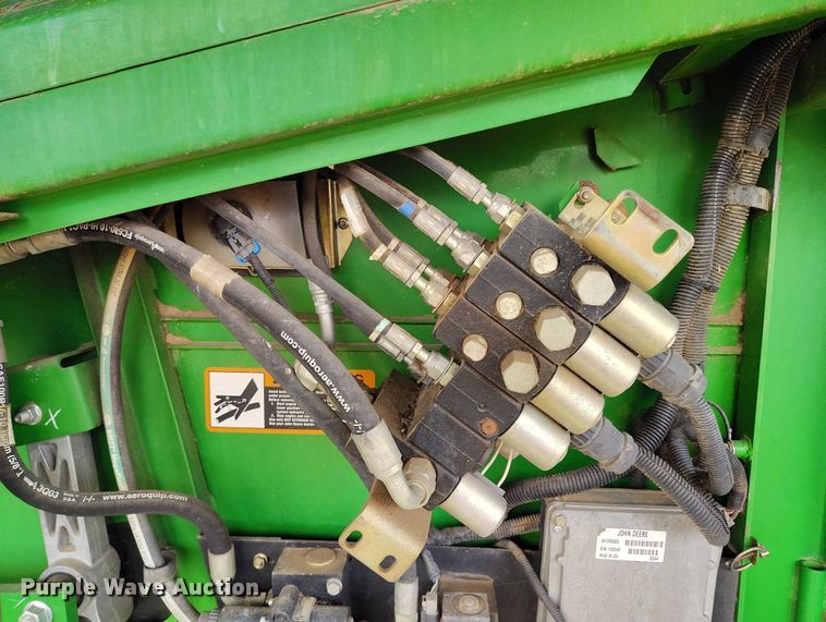 image for item DT0834 2004 John Deere 9660 STS combine