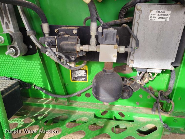 image for item DT0834 2004 John Deere 9660 STS combine