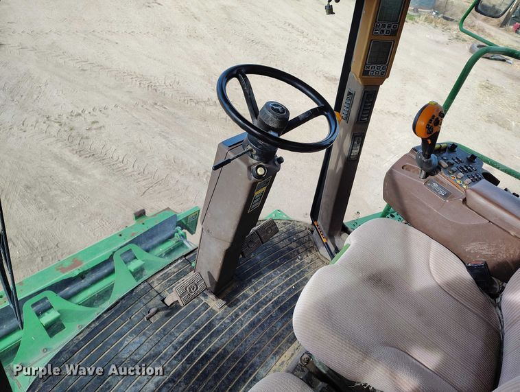 image for item DT0834 2004 John Deere 9660 STS combine