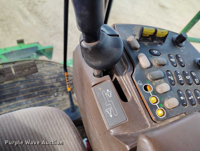 image for item DT0834 2004 John Deere 9660 STS combine