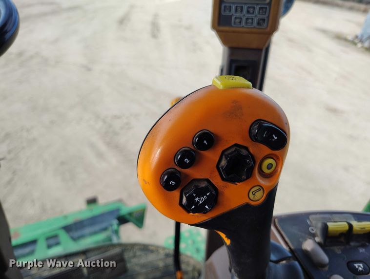 image for item DT0834 2004 John Deere 9660 STS combine