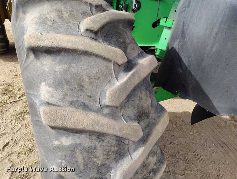 image for item DT0834 2004 John Deere 9660 STS combine