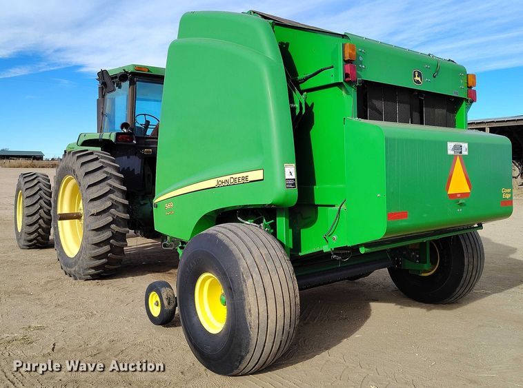 image for item DT0835 John Deere 569 Premium round baler