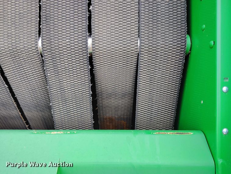 image for item DT0835 John Deere 569 Premium round baler