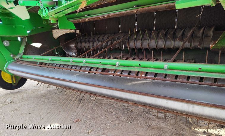 image for item DT0835 John Deere 569 Premium round baler