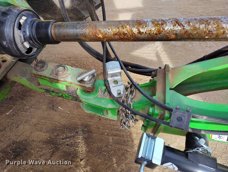 image for item DT0835 John Deere 569 Premium round baler