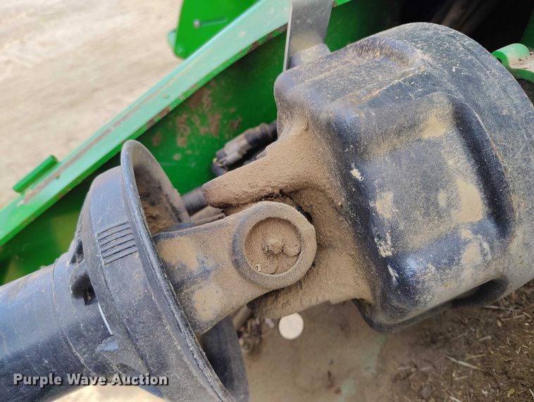 image for item DT0835 John Deere 569 Premium round baler