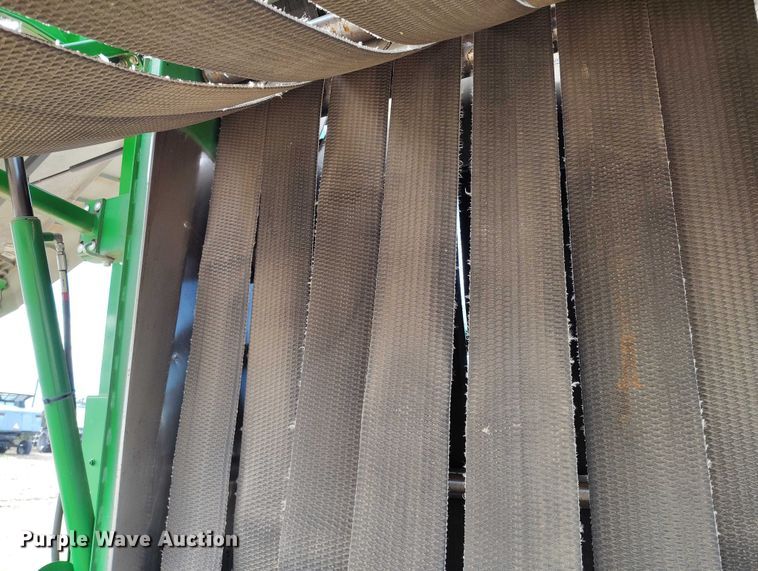 image for item DT0835 John Deere 569 Premium round baler