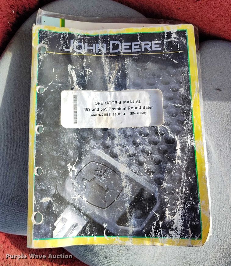 image for item DT0835 John Deere 569 Premium round baler