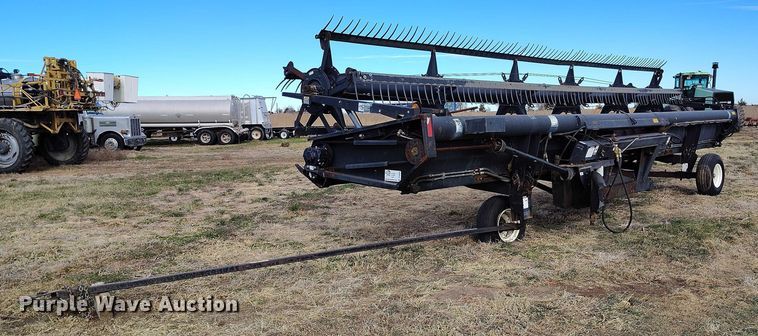 image for item DT0836 1997 Macdon 960 draper head