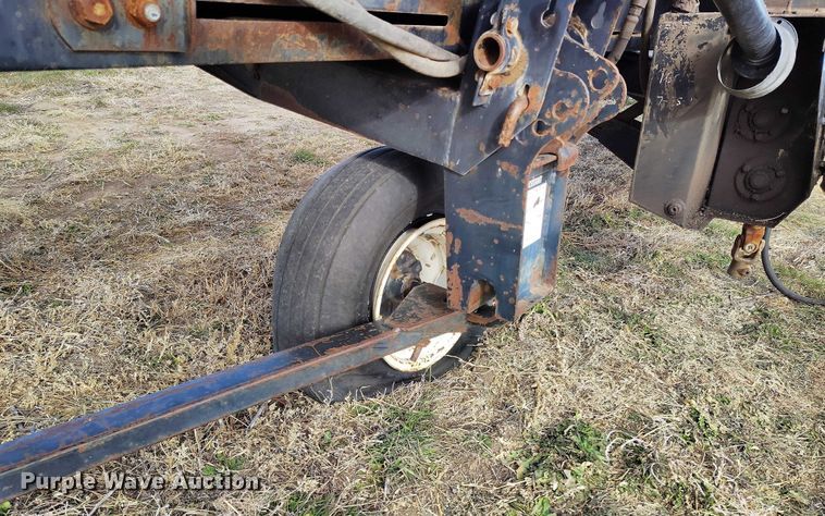 image for item DT0836 1997 Macdon 960 draper head