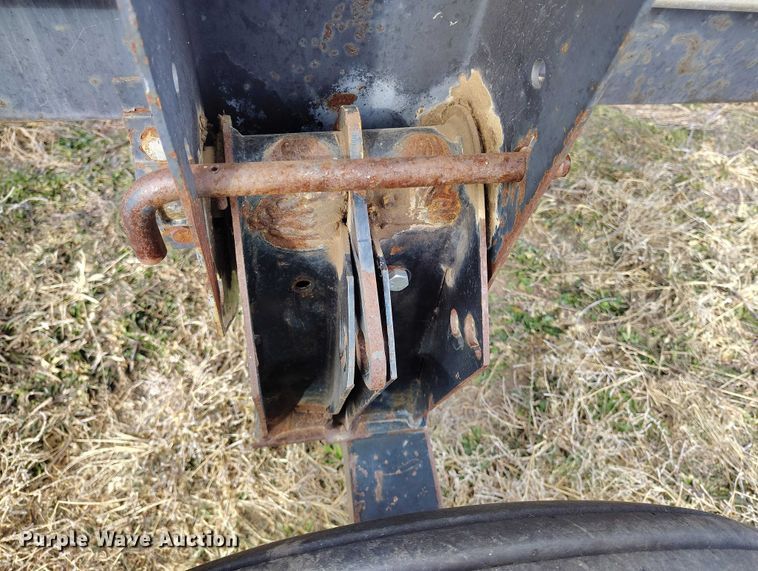 image for item DT0836 1997 Macdon 960 draper head