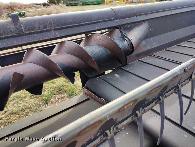 image for item DT0836 1997 Macdon 960 draper head