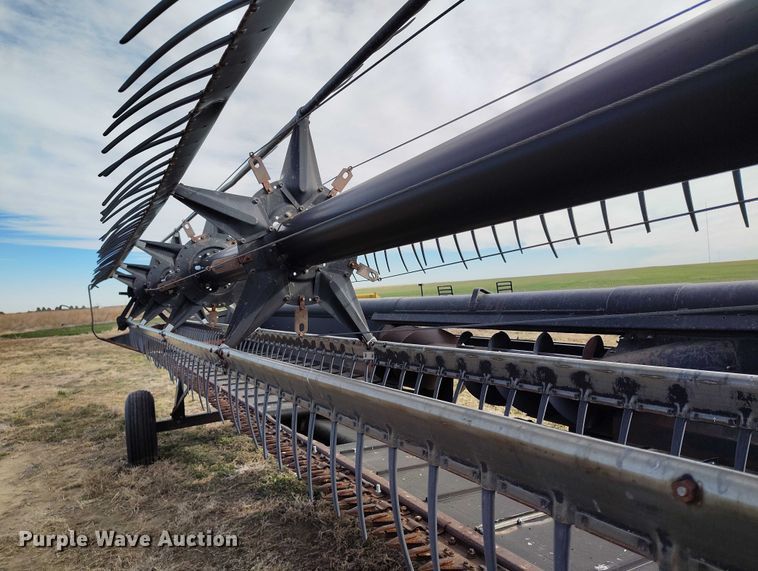 image for item DT0836 1997 Macdon 960 draper head