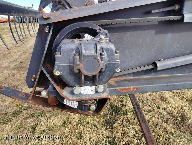 image for item DT0836 1997 Macdon 960 draper head