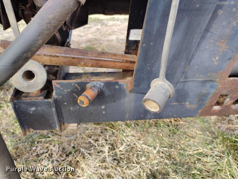 image for item DT0836 1997 Macdon 960 draper head