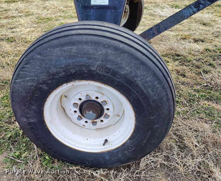 image for item DT0836 1997 Macdon 960 draper head