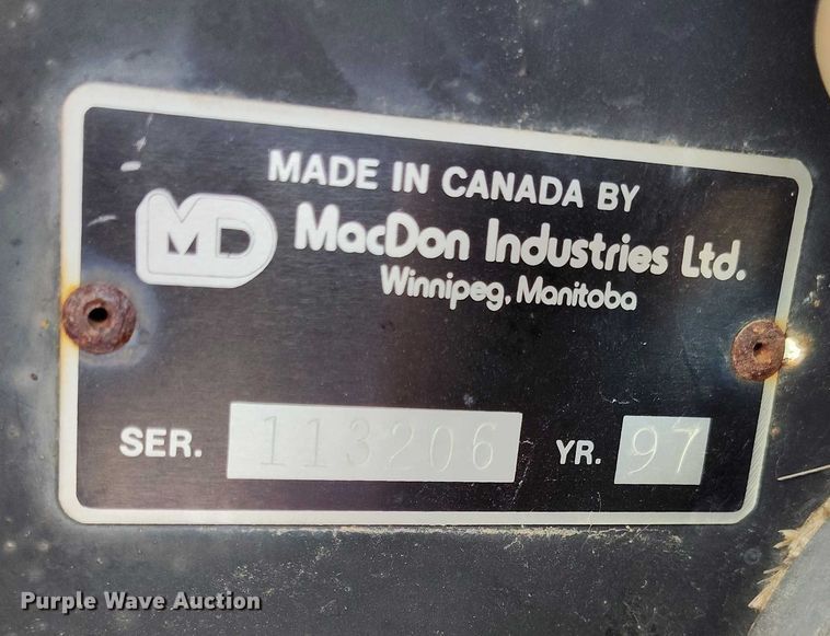 image for item DT0836 1997 Macdon 960 draper head