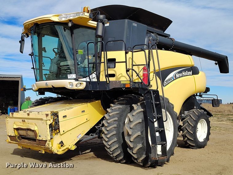 image for item DT0837 2003 New Holland CR960 combine