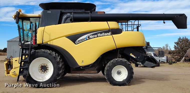 image for item DT0837 2003 New Holland CR960 combine