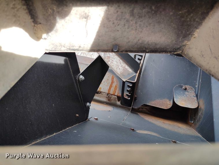 image for item DT0837 2003 New Holland CR960 combine