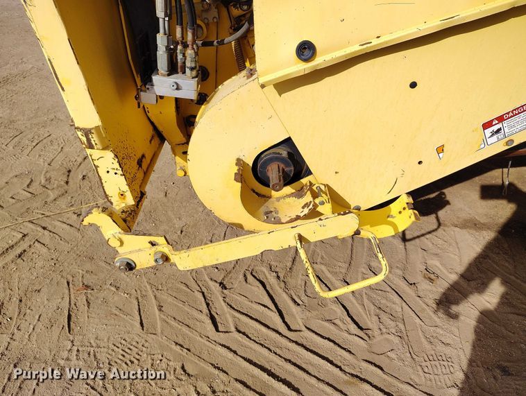 image for item DT0837 2003 New Holland CR960 combine