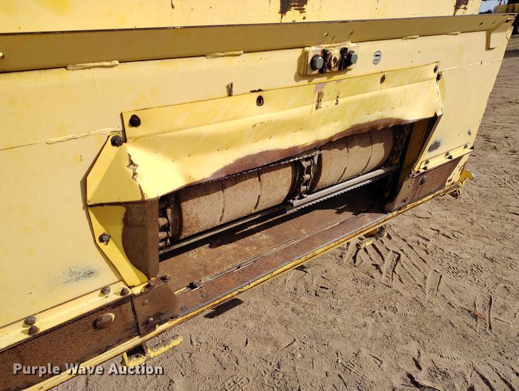 image for item DT0837 2003 New Holland CR960 combine