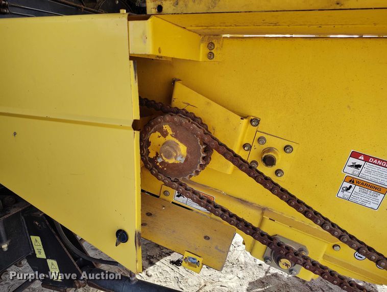 image for item DT0837 2003 New Holland CR960 combine