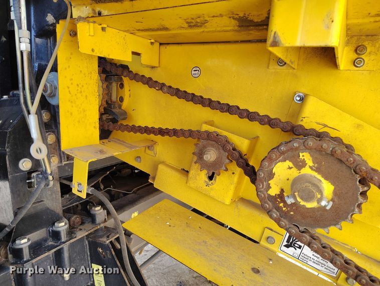 image for item DT0837 2003 New Holland CR960 combine