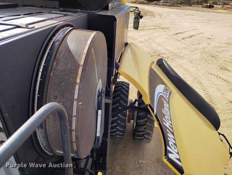 image for item DT0837 2003 New Holland CR960 combine