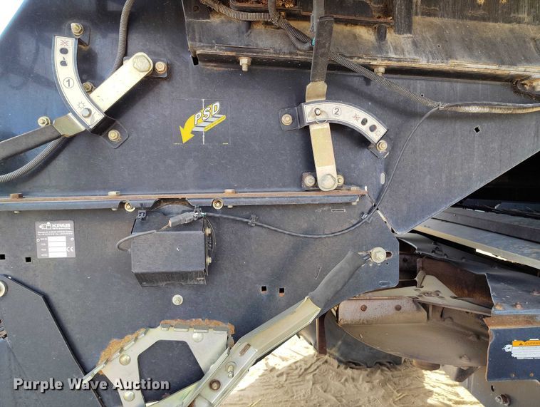 image for item DT0837 2003 New Holland CR960 combine