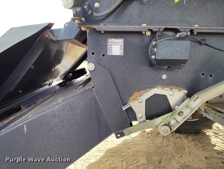 image for item DT0837 2003 New Holland CR960 combine