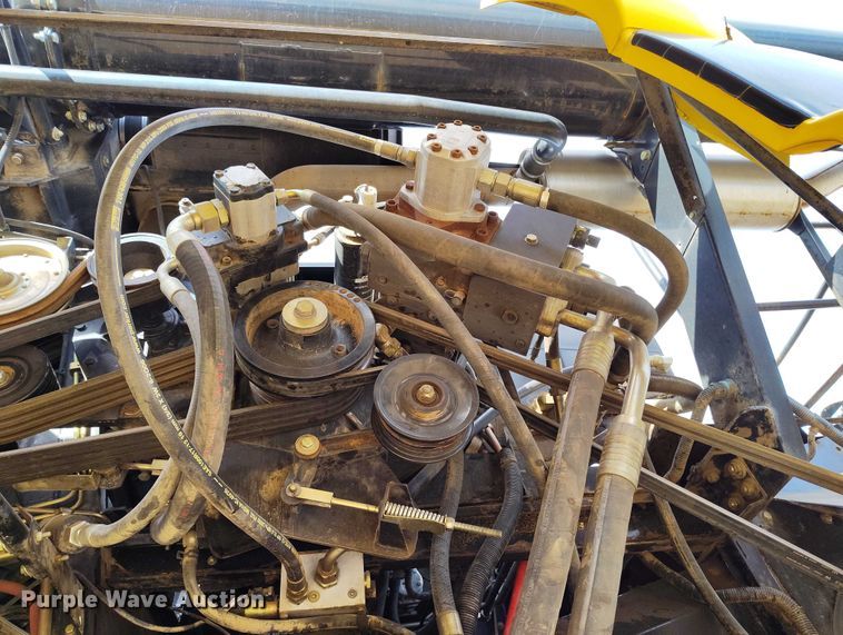 image for item DT0837 2003 New Holland CR960 combine