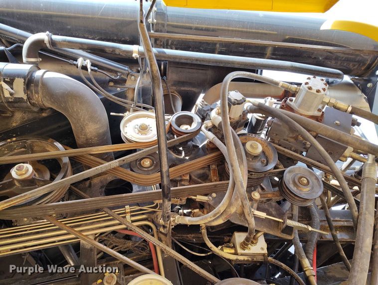 image for item DT0837 2003 New Holland CR960 combine