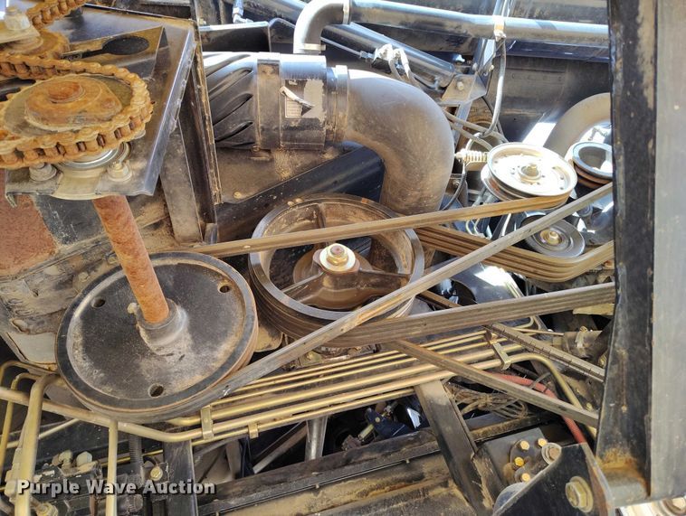 image for item DT0837 2003 New Holland CR960 combine