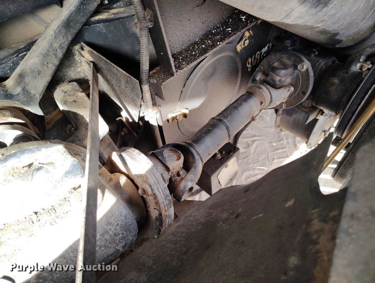 image for item DT0837 2003 New Holland CR960 combine