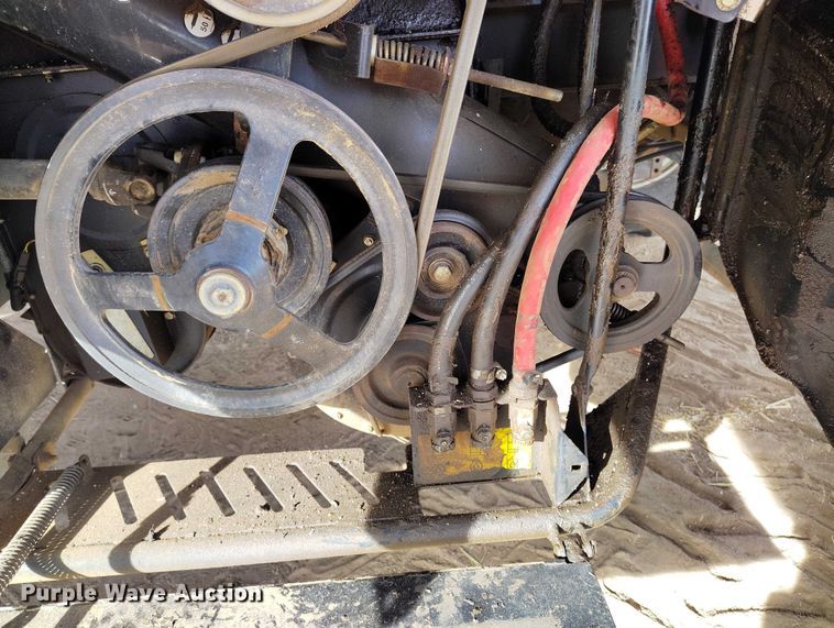 image for item DT0837 2003 New Holland CR960 combine