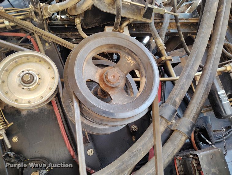 image for item DT0837 2003 New Holland CR960 combine