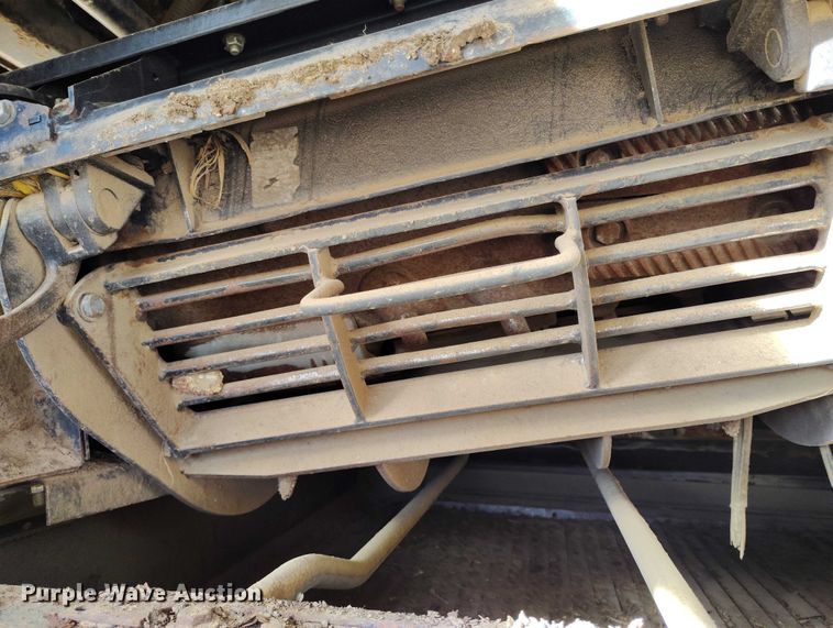 image for item DT0837 2003 New Holland CR960 combine