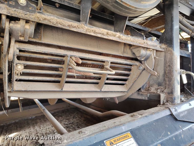 image for item DT0837 2003 New Holland CR960 combine