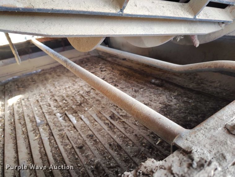 image for item DT0837 2003 New Holland CR960 combine