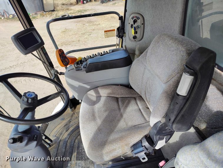 image for item DT0837 2003 New Holland CR960 combine