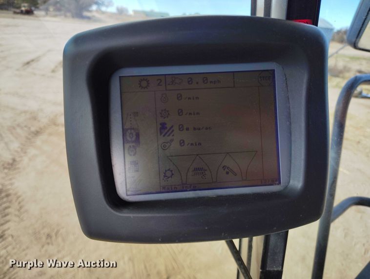 image for item DT0837 2003 New Holland CR960 combine