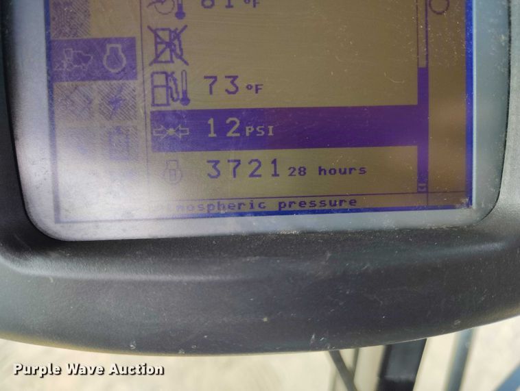 image for item DT0837 2003 New Holland CR960 combine